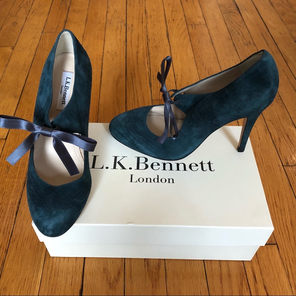 LK Bennett Suede Pump in Peacock. Size 39
